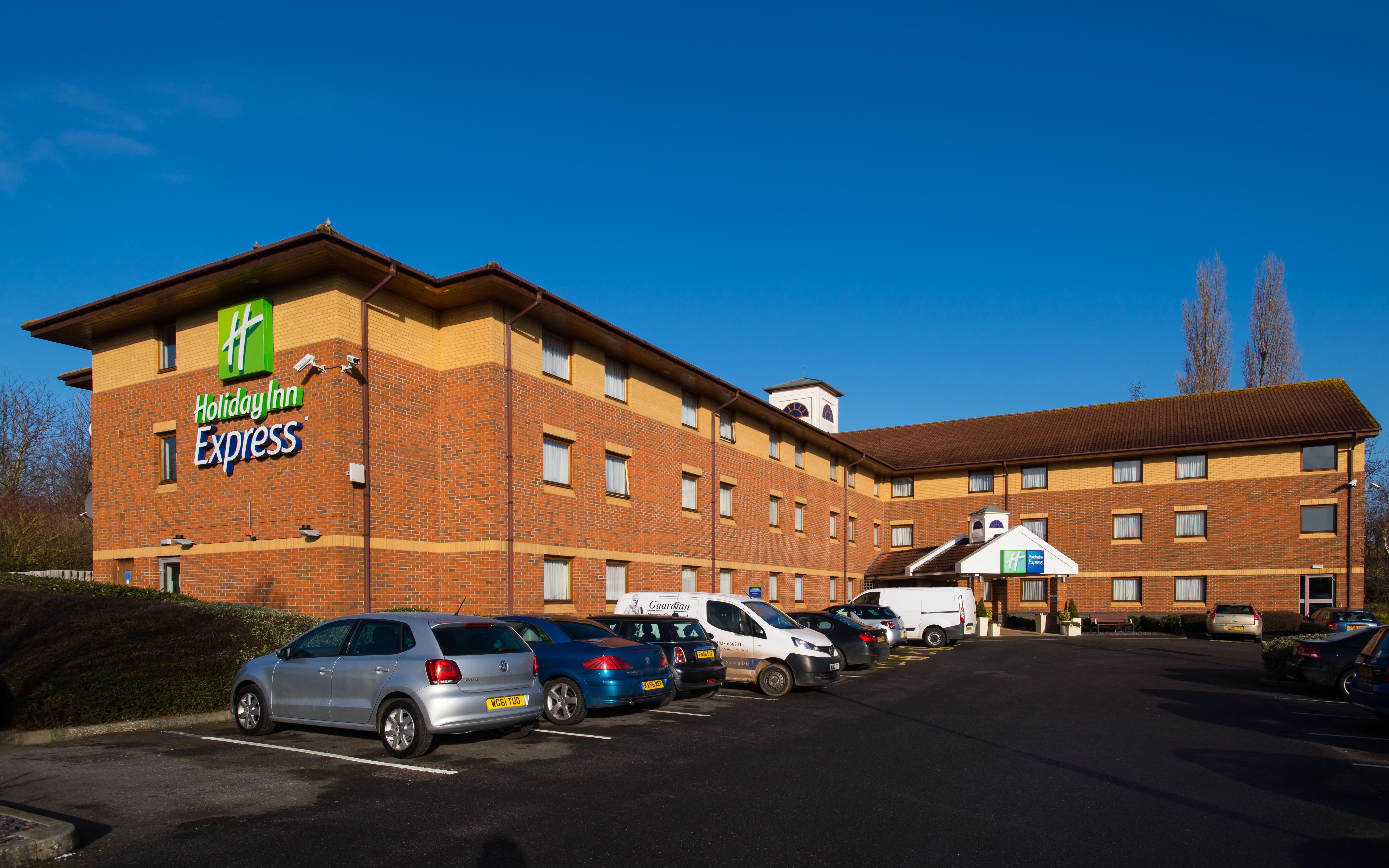 Holiday Inn Express Taunton East By Ihg Dış mekan fotoğraf