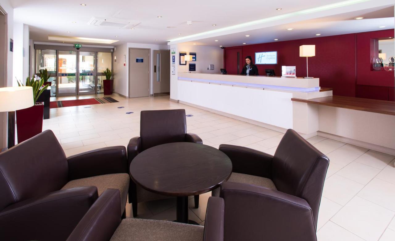 Holiday Inn Express Taunton East By Ihg Dış mekan fotoğraf