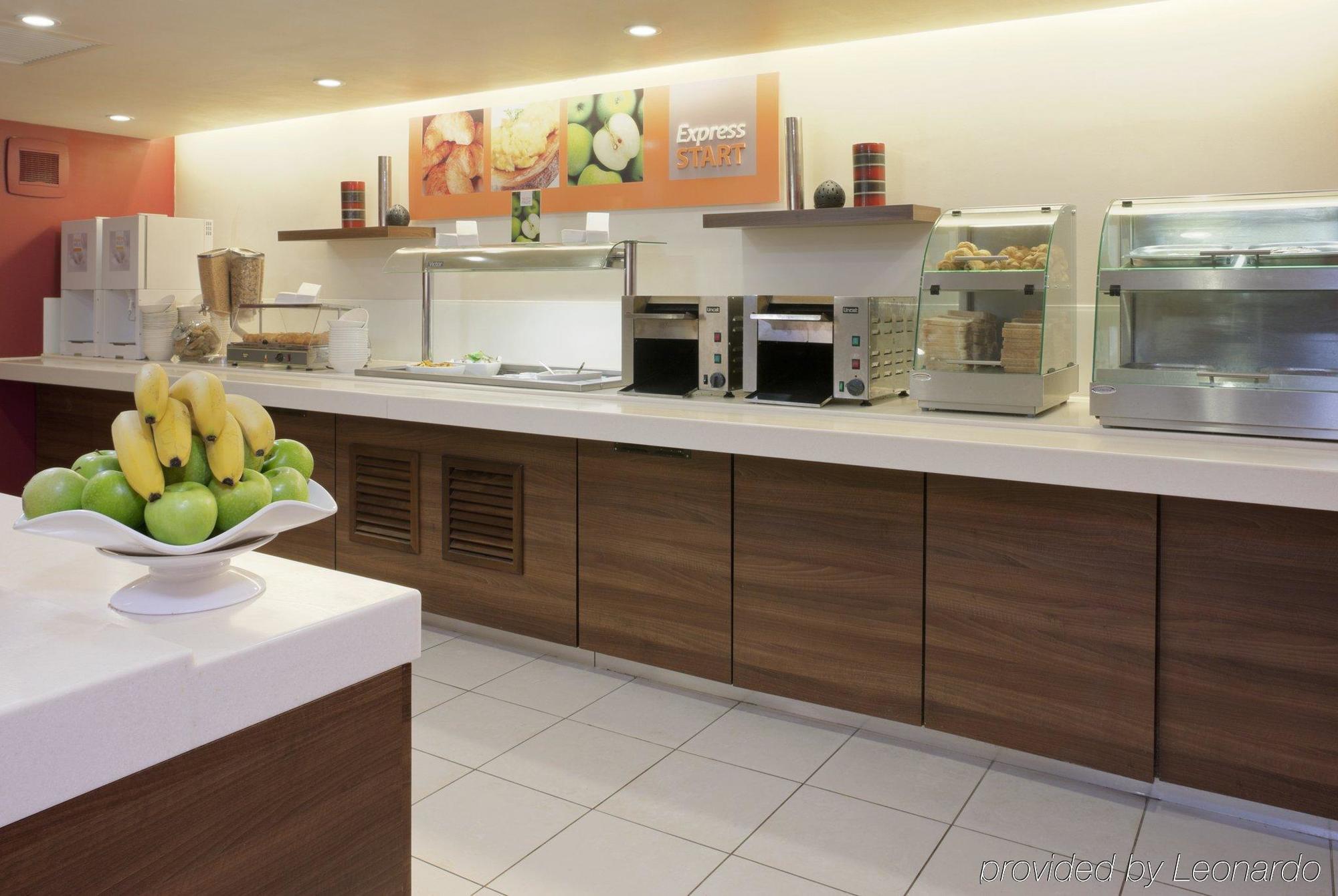Holiday Inn Express Taunton East By Ihg Dış mekan fotoğraf