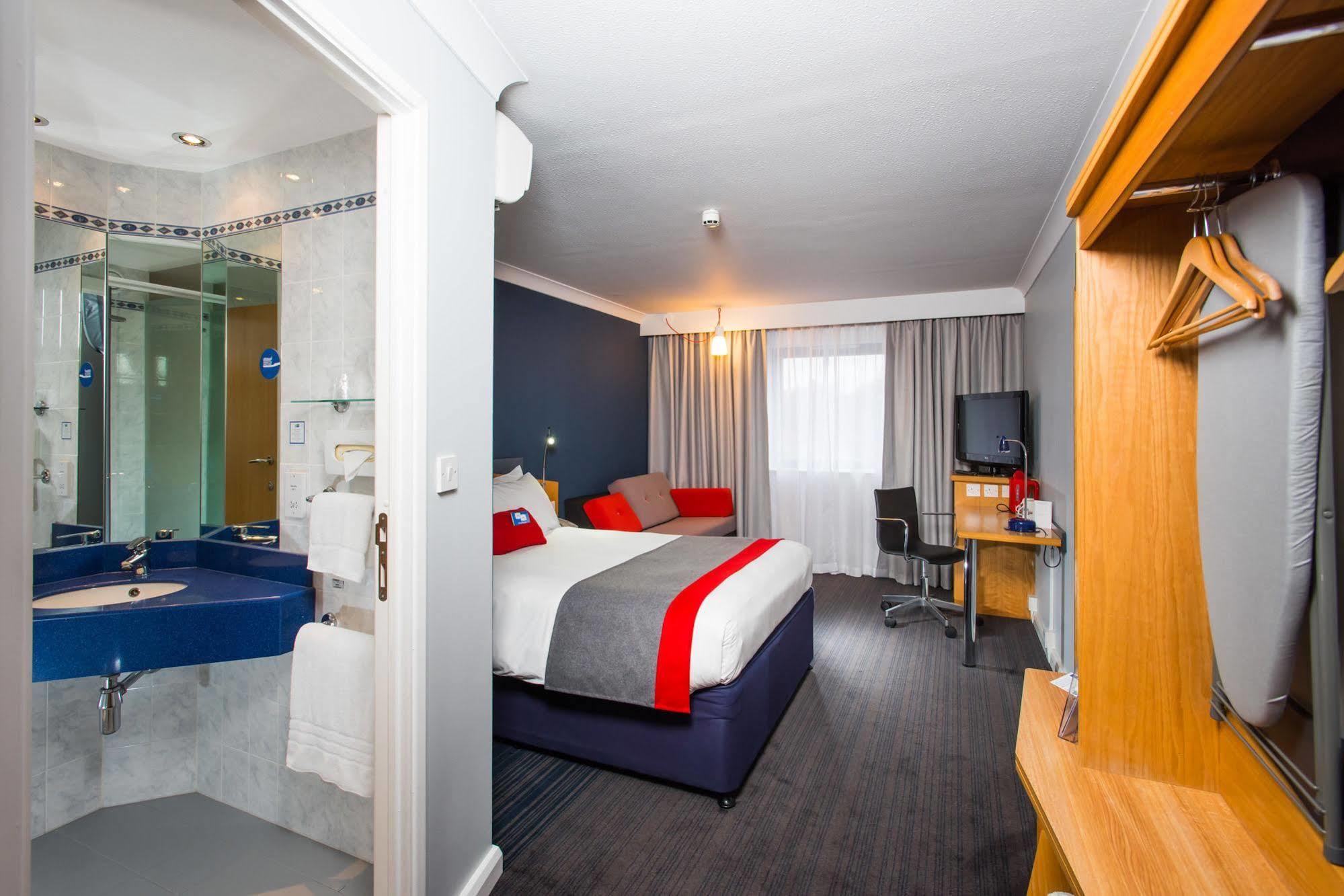 Holiday Inn Express Taunton East By Ihg Dış mekan fotoğraf
